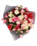 Букет 9 кустовых роз с оформлением