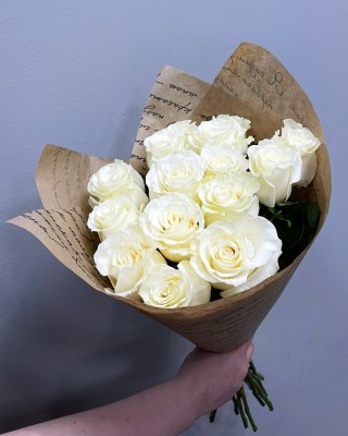 Букет 13 белых роз