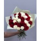 Букет 37 белых и красных роз