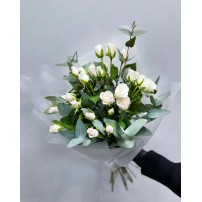 Букет 3 белых кустовых роз 