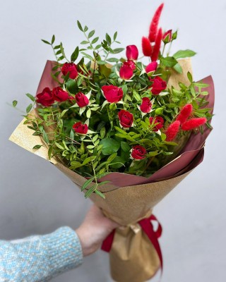 Букет 3 красных кустовых розы