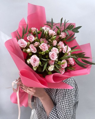 Букет 5 нежно-розовые кустовые розы 