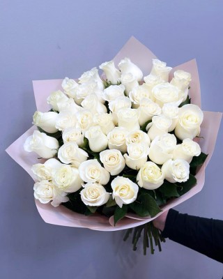 Букет 43 белые розы