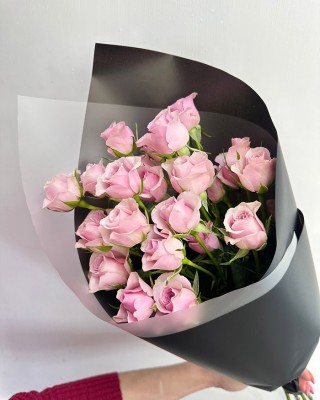 Букет 5 нежно-розовых кустовых роз