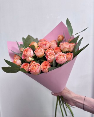 Букет 5 розовых кустовых роз