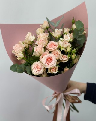 Букет 5 светло-розовых кустовых роз