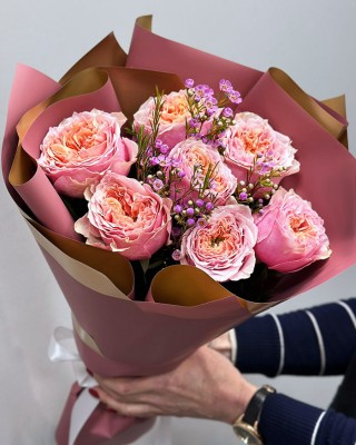 Букет 7 нежно-розовых пионовидных роз