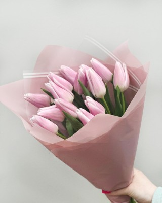 Букет 15 тюльпанов нежно-розовых